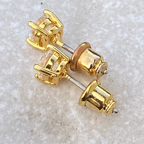 Cubic Zirconia 5mm round earrings gold plated setting - Picture 5 of 6